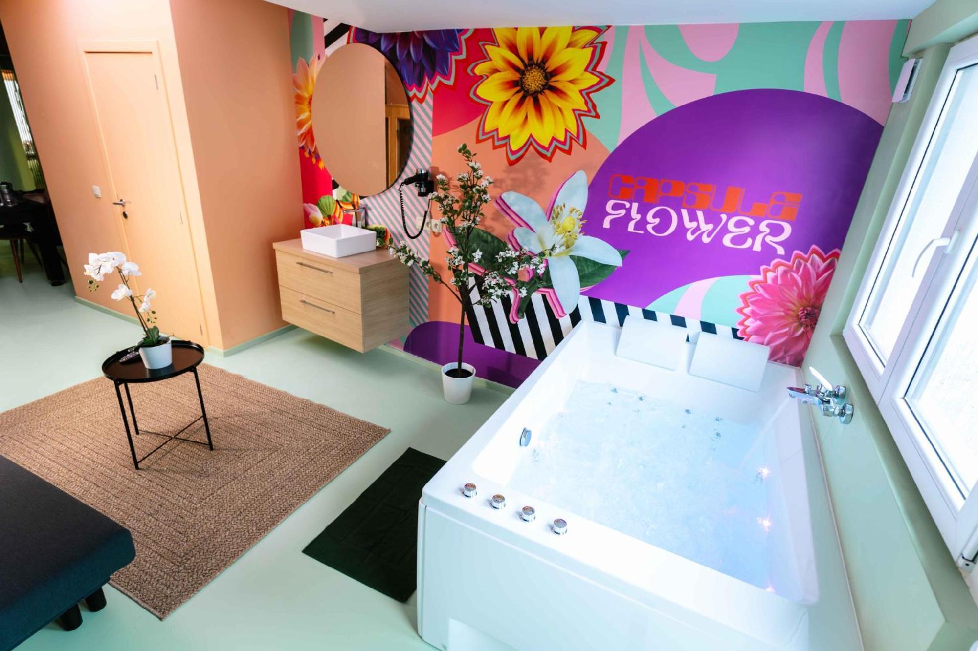 Capsule Flower - Balneo - Cinema - Billard - Nintendo Switch - Mons Centre ภายนอก รูปภาพ